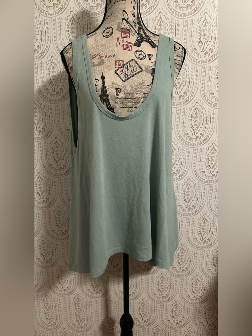 Women's Mint Green Scoop Neck Tank Top only used once